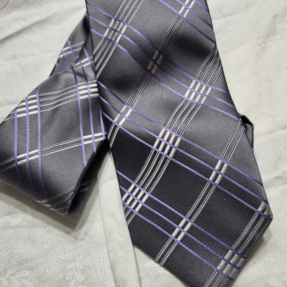 Michael Kors Tie. Gray background with Purple and White Stripes. - Picture 1 of 3